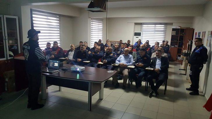 Uşak polisinden ‘Sanal Dünyada Güvende Miyiz’ semineri G4