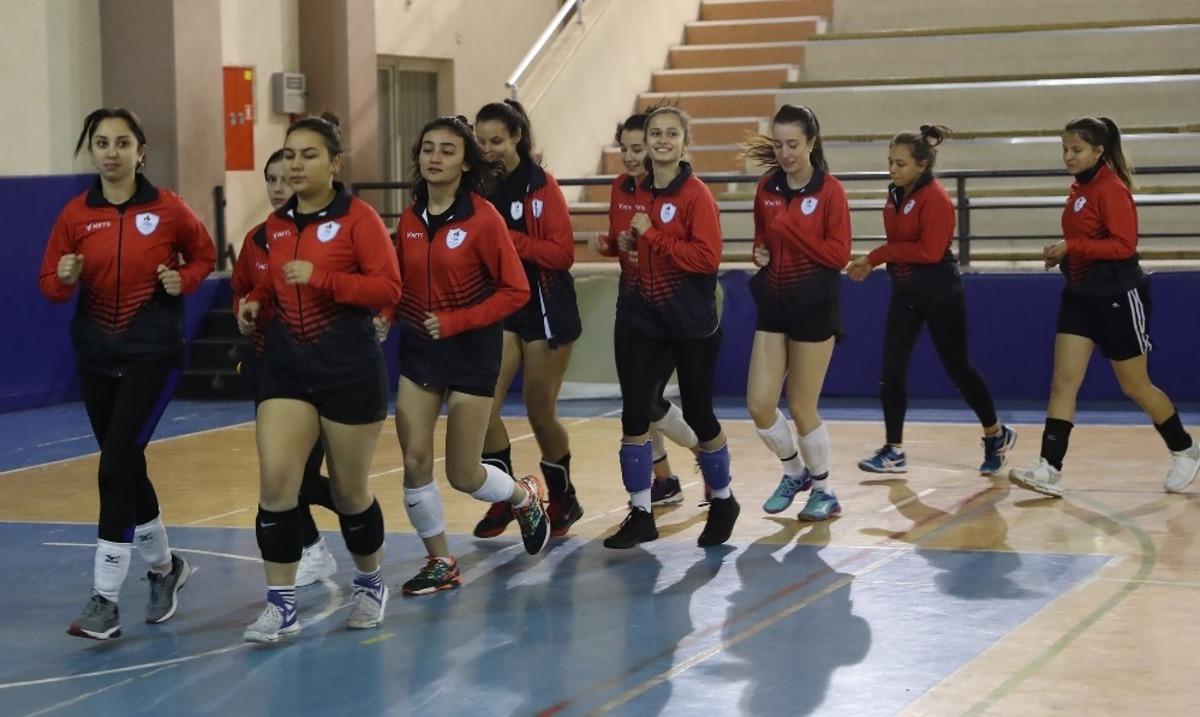 Pamukkale Belediyesi voleybol takımında hedef &uuml;st lig