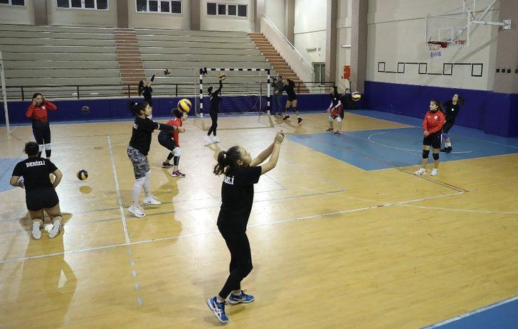 Pamukkale Belediyesi voleybol takımında hedef üst lig G2