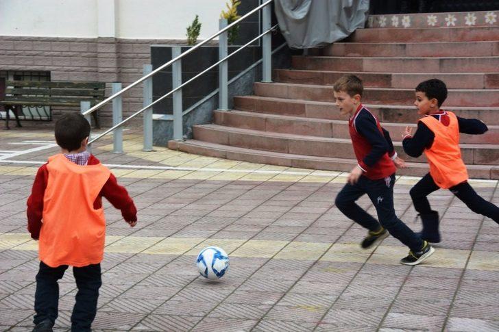 Yunusemre Gazi İlkokulu’nda genç yetenekler belirlendi G3