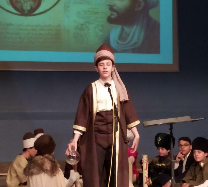 Öğrenciler tarihi isimlerle İngilizce öğreniyor G5