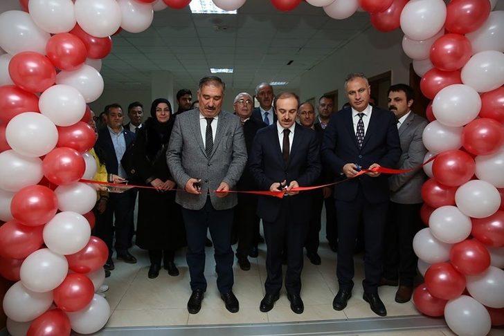 Vali Cüneyt Epcim, STEM atölyesinin açılışını gerçekleştirdi G1