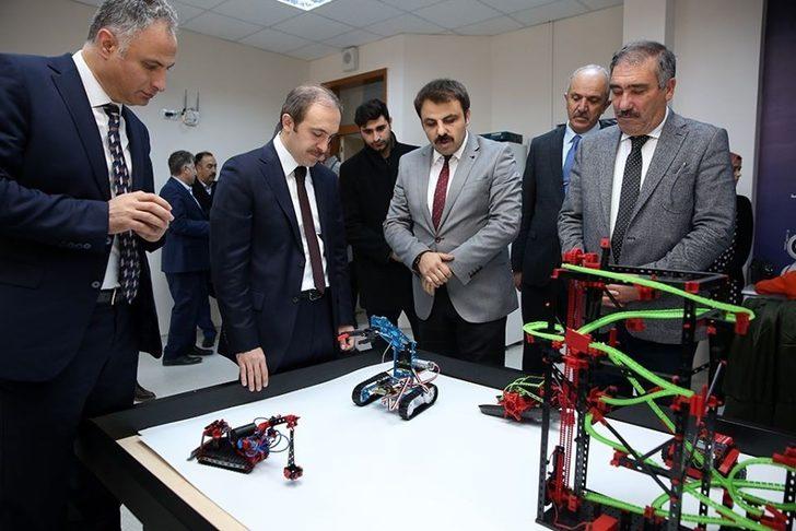 Vali Cüneyt Epcim, STEM atölyesinin açılışını gerçekleştirdi G5