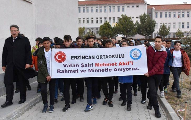Erzincan’da Vatan Şairi Mehmet Akif Ersoy anıldı G1