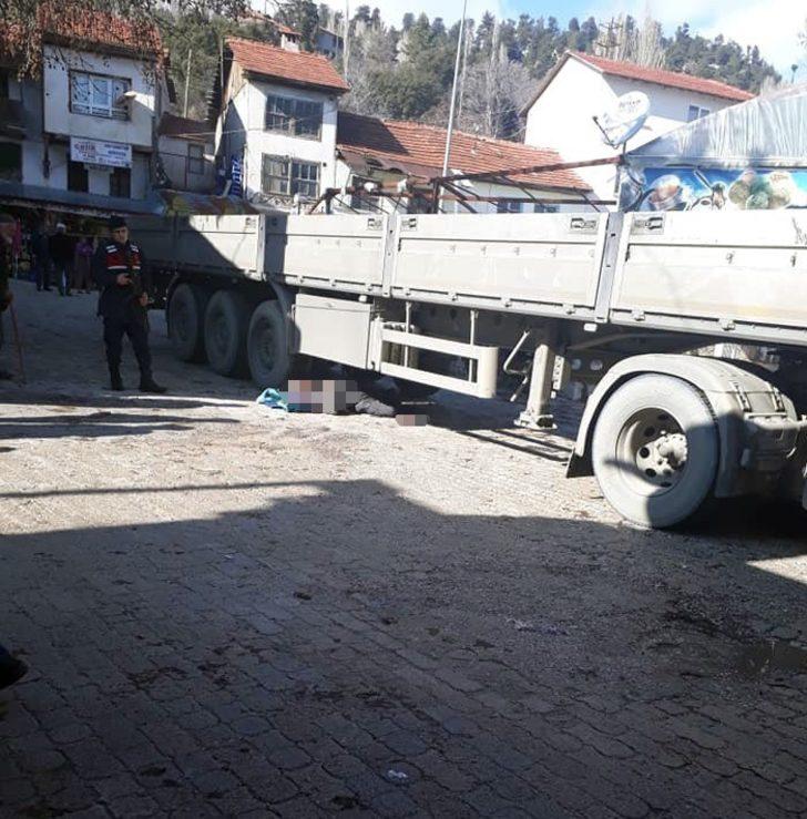 Tırın çarptığı yaşlı adam hayatını kaybetti G2