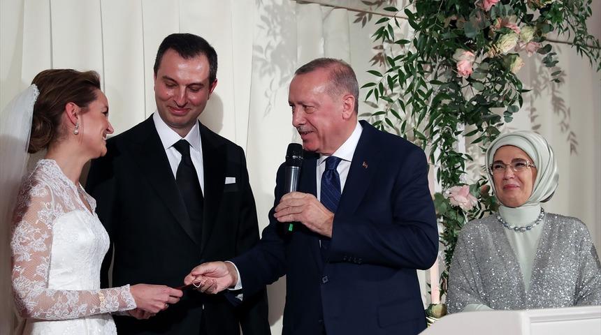 Akar ailesinin mutlu günü! Cumhurbaşkanı Erdoğan nikah şahidi oldu