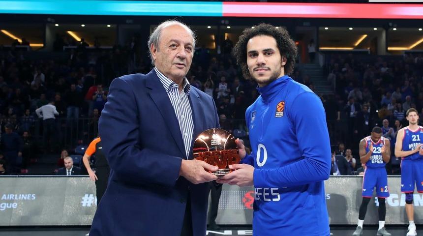 Shane Larkin, MVP ödülünü aldı