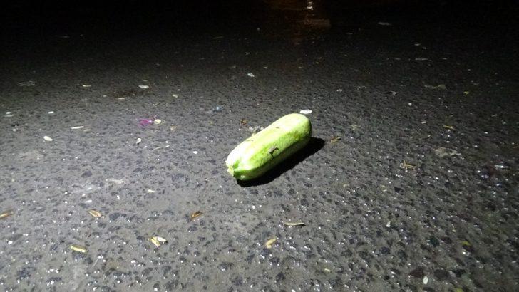 Maskeli bir grup yoldan geçen aracı kurşun yağmuruna tuttu G2