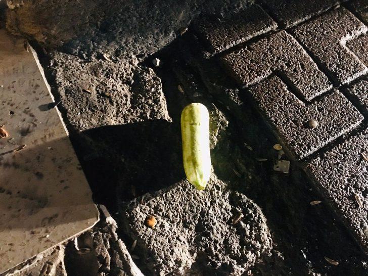 Maskeli bir grup yoldan geçen aracı kurşun yağmuruna tuttu G5