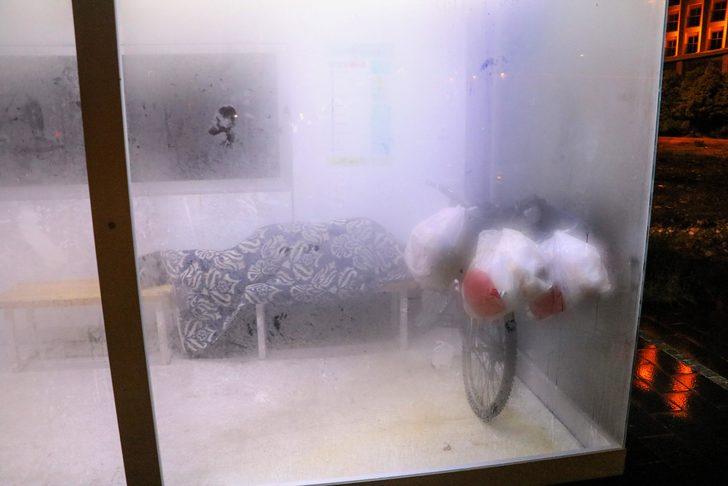 Antalya'da klimalı duraklar evsizlere ev oldu G4