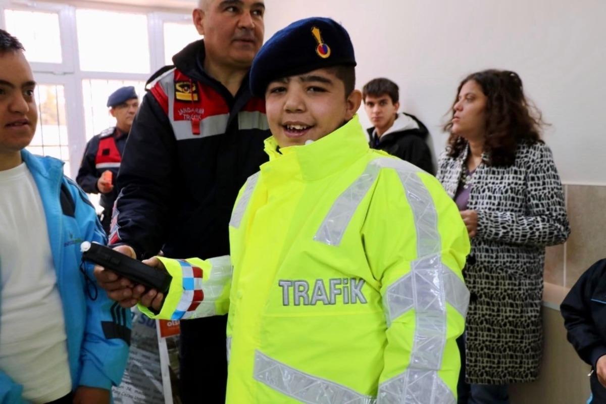 Jandarmadan &ouml;zel &ccedil;ocuklara, &ouml;zel trafik eğitimi