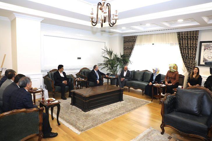 Eğitim-Bir-Sen’den Başkan Yalçın’a ziyaret G4