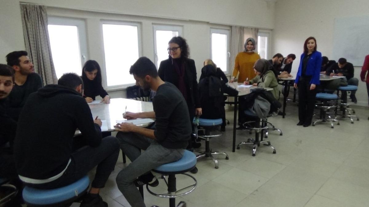 &Ouml;ğretmen adayları &ldquo;KODA&rdquo; ile tecr&uuml;be ediniyor