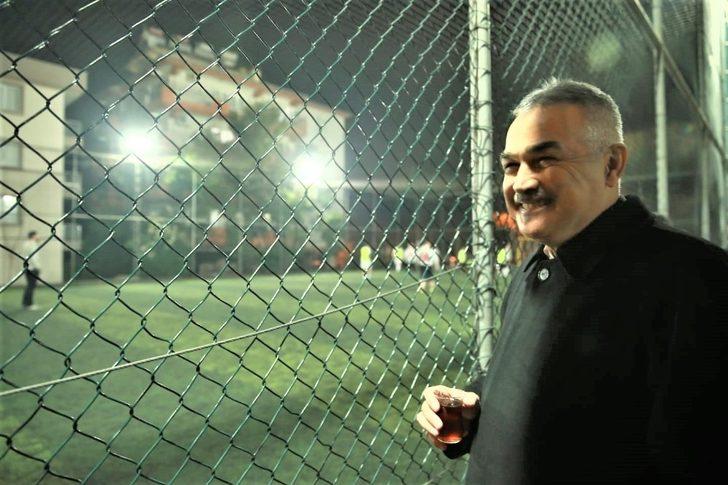 AK Partili Mustafa Savaş’tan gazetecilere baklava dopingi G4