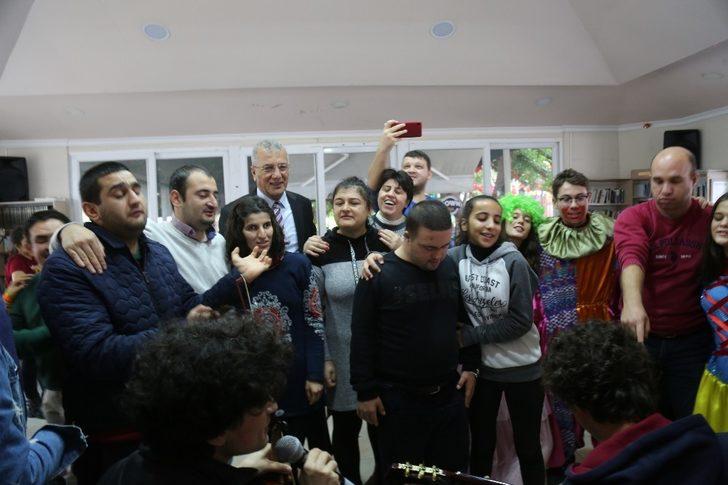 Down Kafede erken yeni yıl kutlaması G2