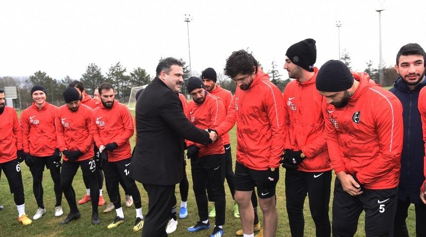 Rekt&ouml;r &Ccedil;omaklı&rsquo;dan Eskişehirspor&rsquo;a destek s&ouml;z&uuml;