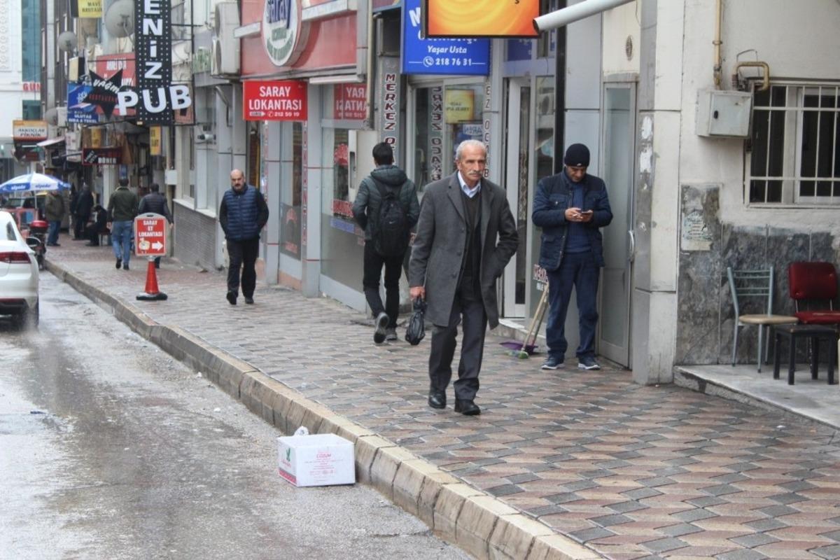 Elazığ&rsquo;daki 4.9 deprem, okullar tatil edildi
