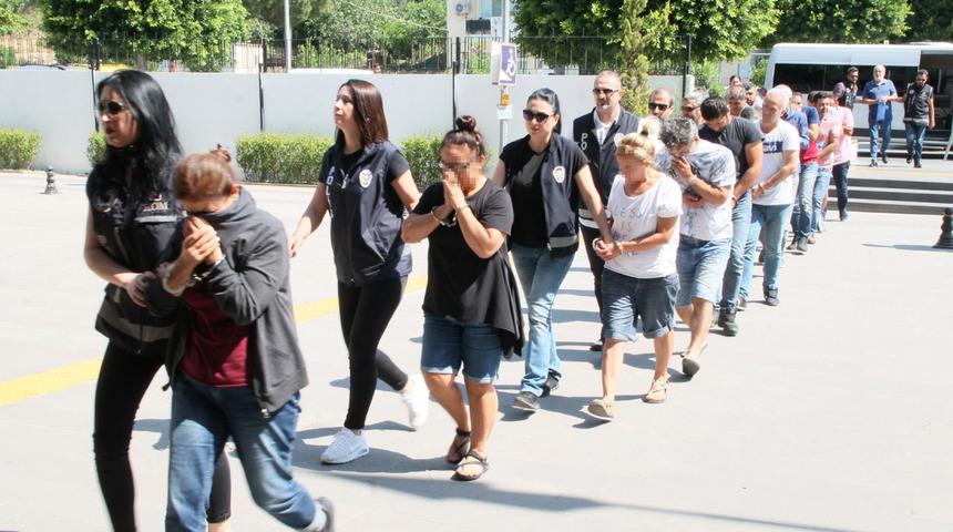 'Kocanla aranı düzelteceğiz' dediler, 2 milyon lira dolandırdılar