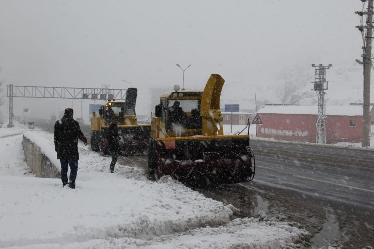 Bitlis&rsquo;te kar yağışı
