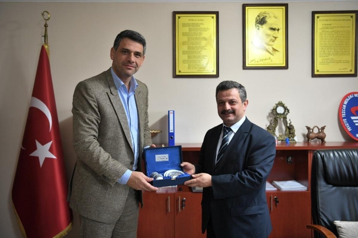 Başkan Kocaman okul ziyaretlerini s&uuml;rd&uuml;r&uuml;yor