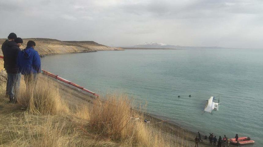 Van Gölü'ndeki tekne faciasıyla ilgili 2 kişi gözaltına alındı