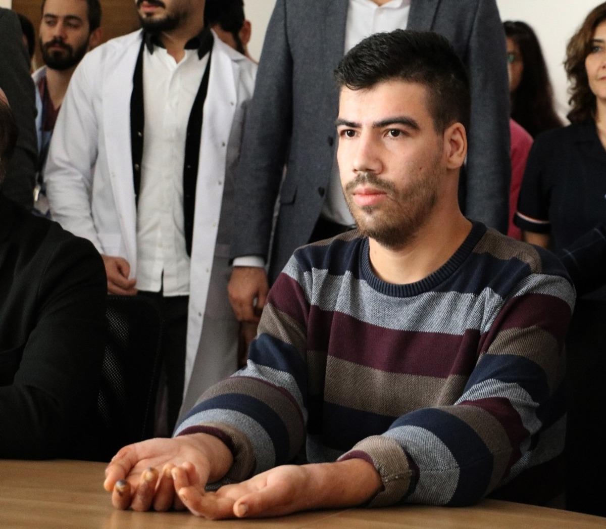 &Ccedil;ift kol nakli yapılan Yusuf: "Elimi kolumu sallayarak gezeceğim"