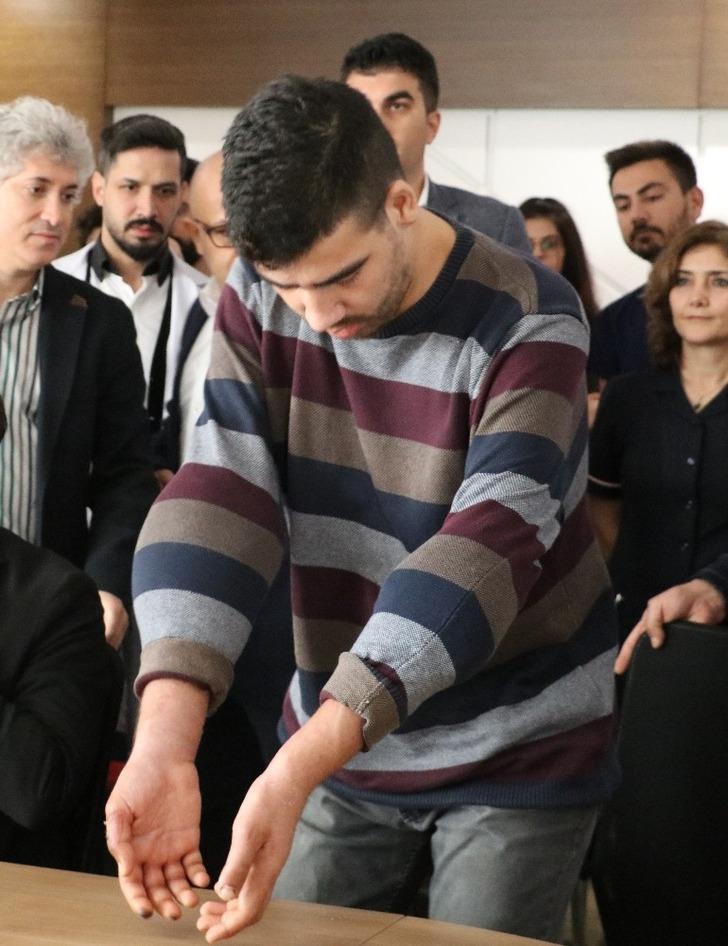 Çift kol nakli yapılan Yusuf kameraların karşısına geçti: Elimi kolumu sallayarak gezeceğim G1