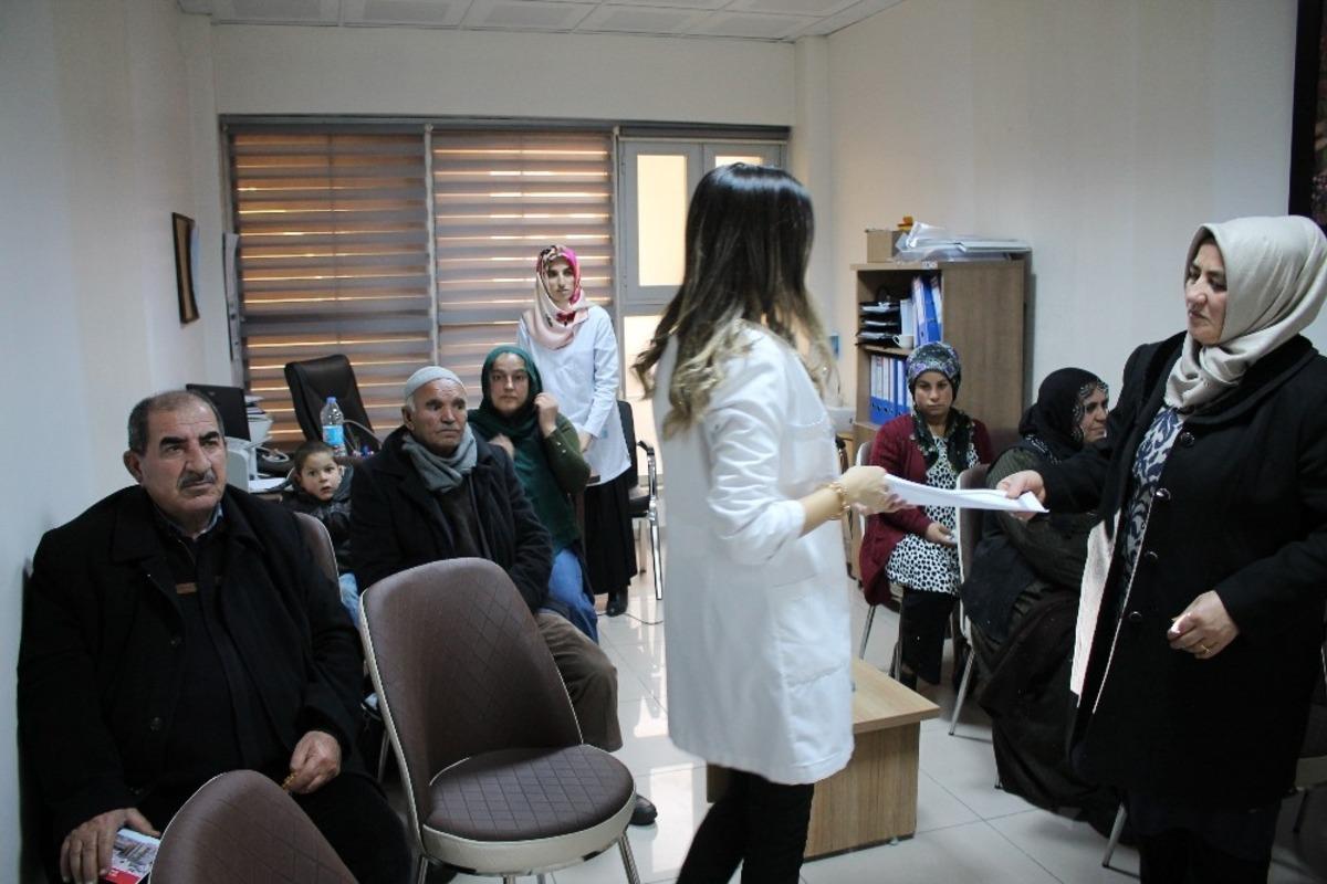 Midyat&rsquo;ta a&ccedil;ılan diyabet okulu, şeker hastalarına hizmet veriyor