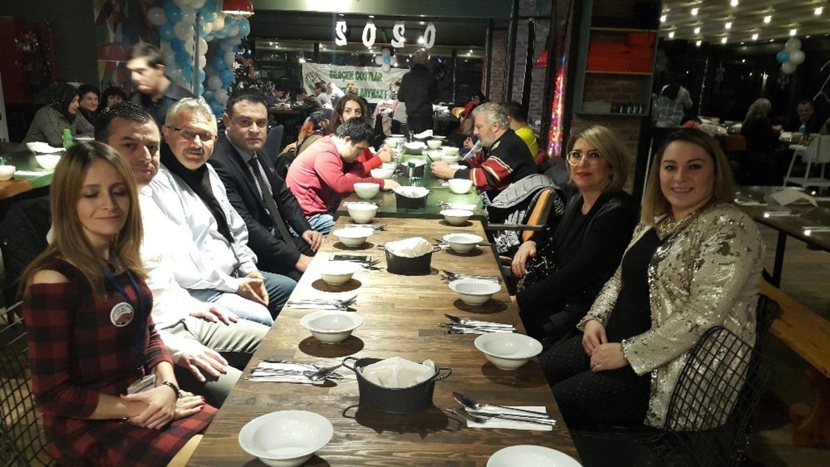 Down sendromlu &ccedil;ocuklar ve aileleri yılbaşı etkinliğinde buluştu