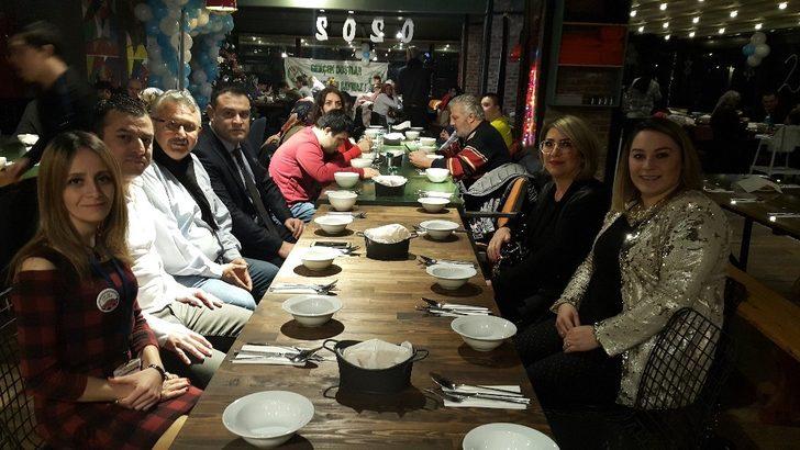 Down sendromlu çocuklar ve aileleri yılbaşı etkinliğinde buluştu G3