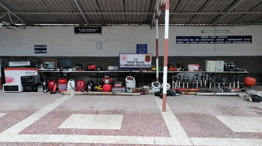 2 hırsızlık şüphelisi tutuklandı