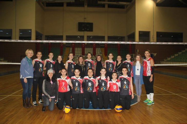 Ünye’de Bayan Voleybol Takımı kuruldu G3
