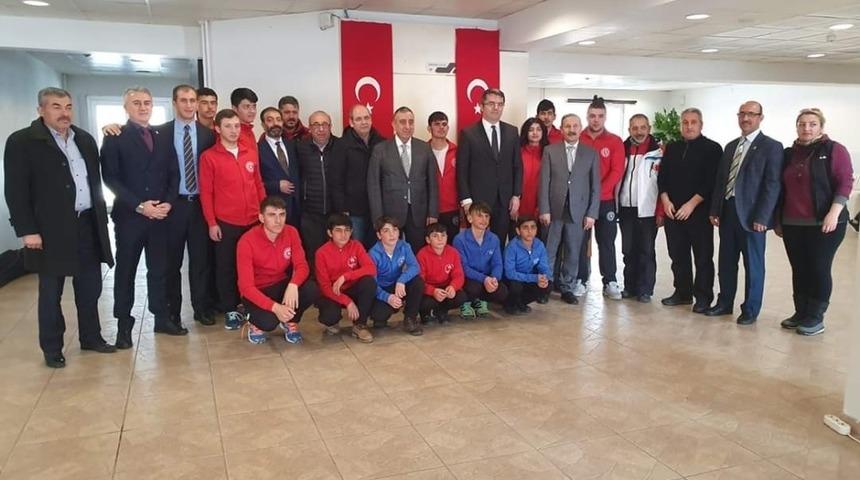 Balkan yarışları nefes kesti