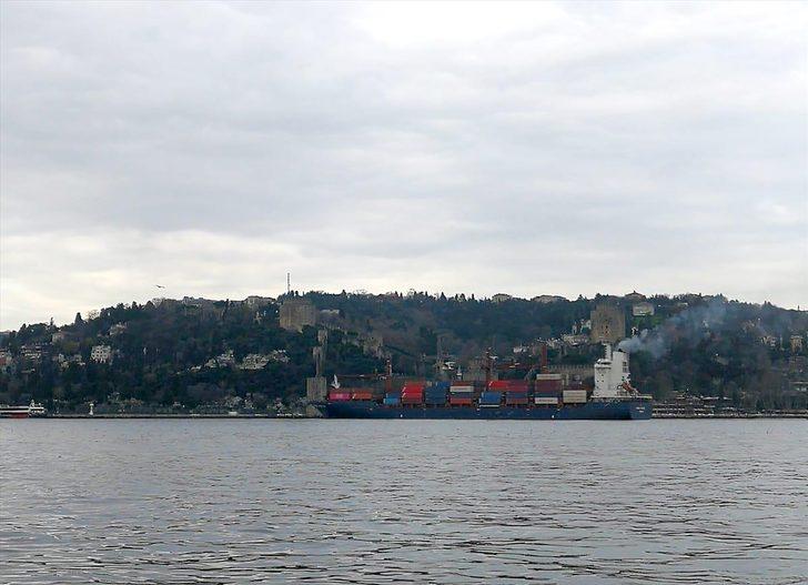 İstanbul Boğazı'nda karaya oturan yük gemisi kurtarıldı G3