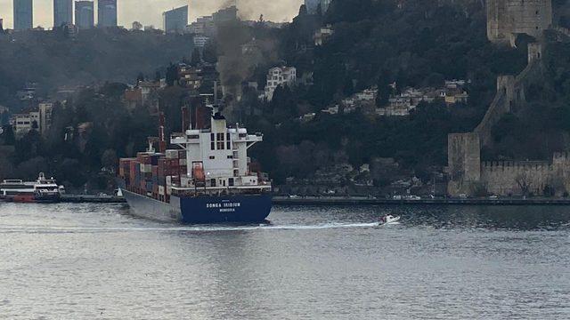 Sarıyer'de kargo gemisi karaya oturdu (2)