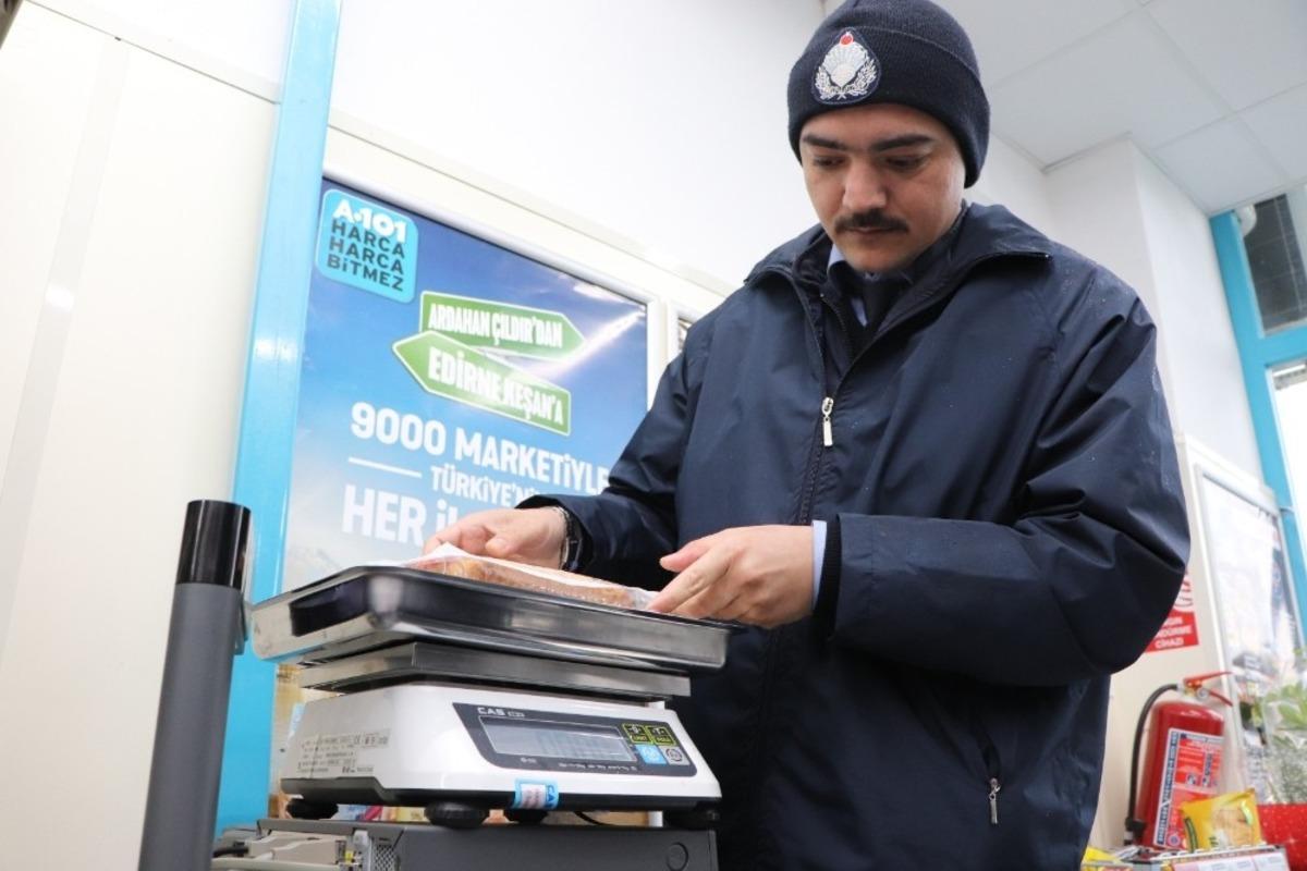 Ak&ccedil;akoca&rsquo;da Zabıtadan tartı ve fiyat denetimi