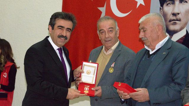 Diyarbakır'da 170 Kıbrıs gazisine madalya ve berat