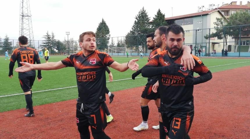 Asistleriyle ve golleriyle takımını sırtlıyor