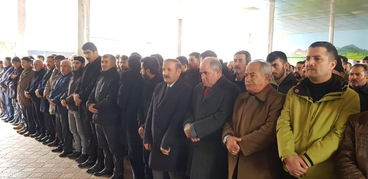 Gelin g&ouml;r&uuml;mce iki saat arayla vefa etti