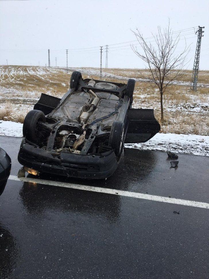 Otomobilin ters döndüğü kazada 3 kişi yaralandı G3