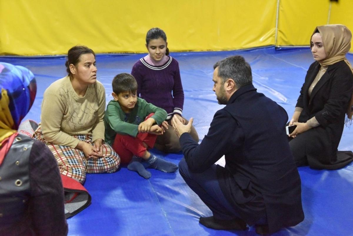 Y&uuml;reğir&rsquo;de sel felaketinin yaraları sarılıyor