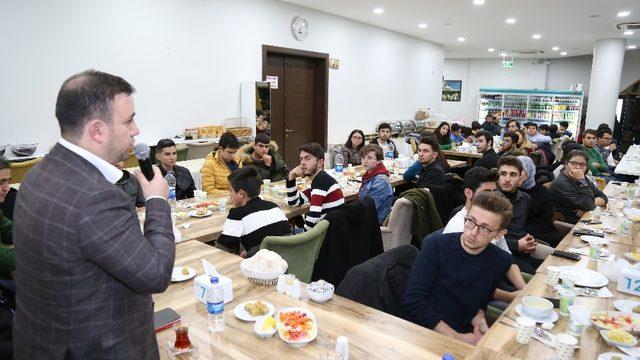 Aksaray belediyesi gençlerin fikirlerini değerlendirdi