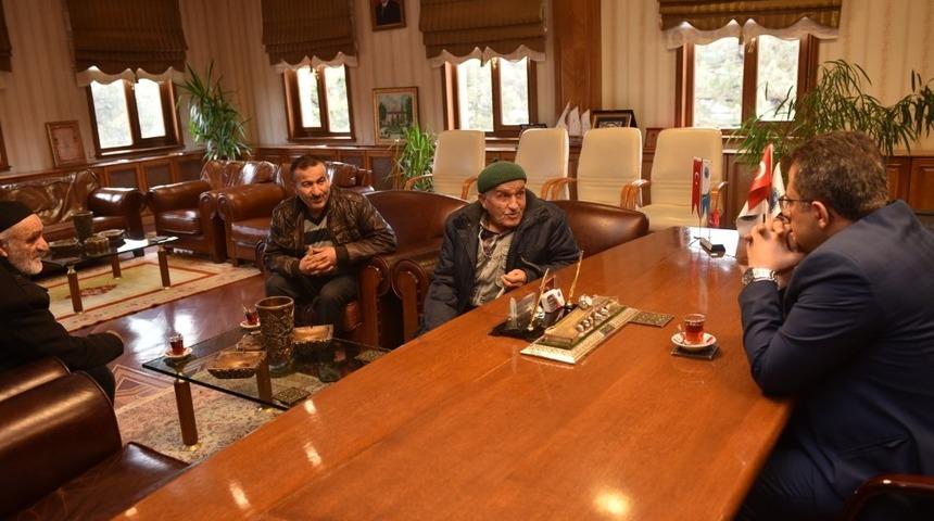 Başkan Çatal, "Halk Günü"nde vatandaşlarla bir araya geldi