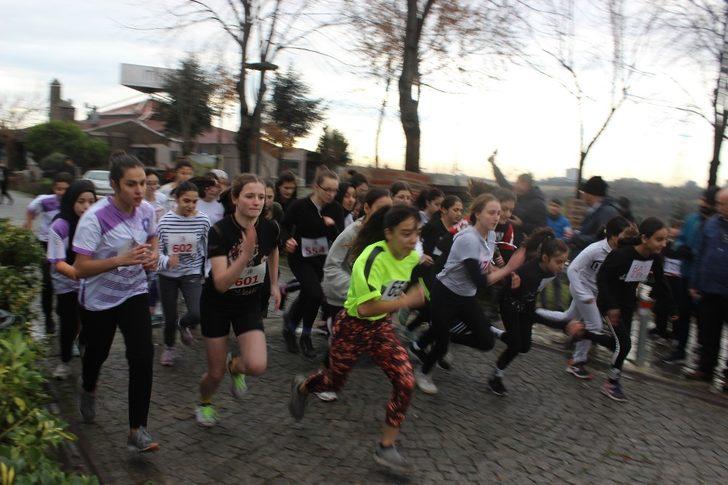 Atatürk Kır Koşusu’nda dereceye girenler ödüllendirildi G2