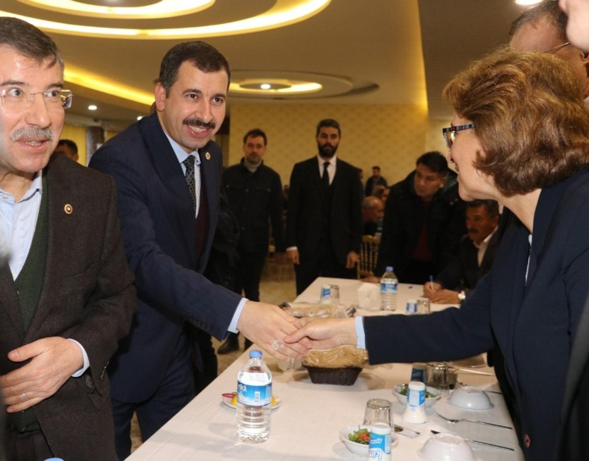 Karak&ouml;pr&uuml;&rsquo;de mahalle muhtarlarının sorunları g&ouml;r&uuml;ş&uuml;ld&uuml;