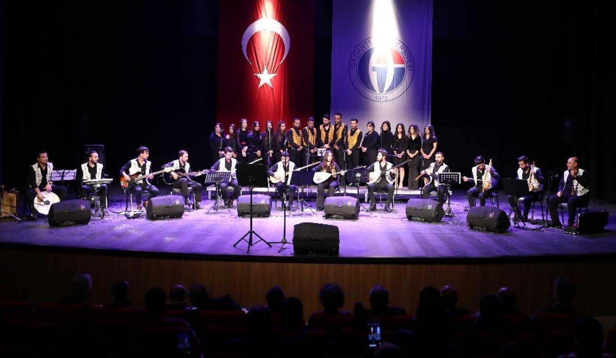 GA&Uuml;N &ouml;ğrencilerinden T&uuml;rk Halk M&uuml;ziği konseri