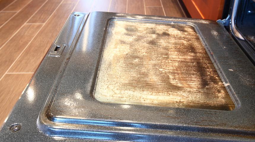 Fırın nasıl temizlenir? İşte yağlı fırın camı temizlemenin detayları