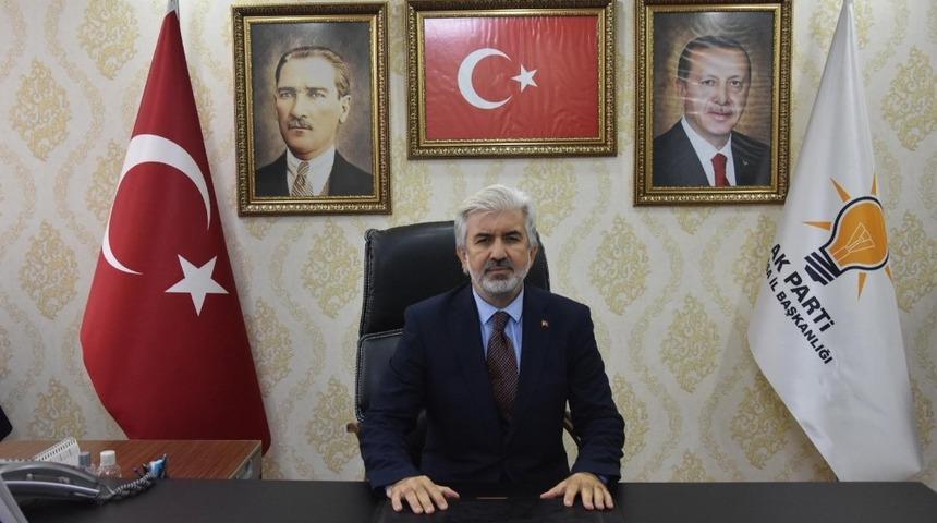 AK Parti İl Başkanı Hızlı&rsquo;dan yeni il&ccedil;e başkanlarına tebrik