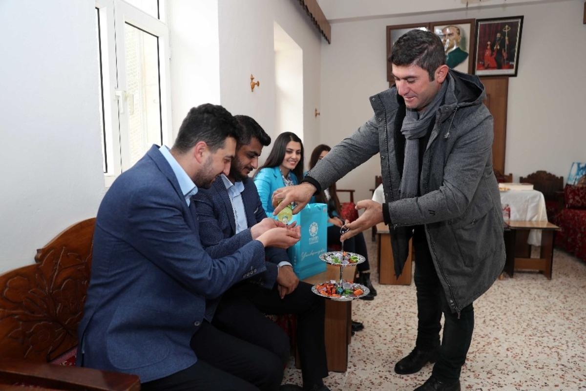 B&uuml;y&uuml;kşehir Belediyesi&rsquo;nden S&uuml;ryani vatandaşlara bayram ziyareti