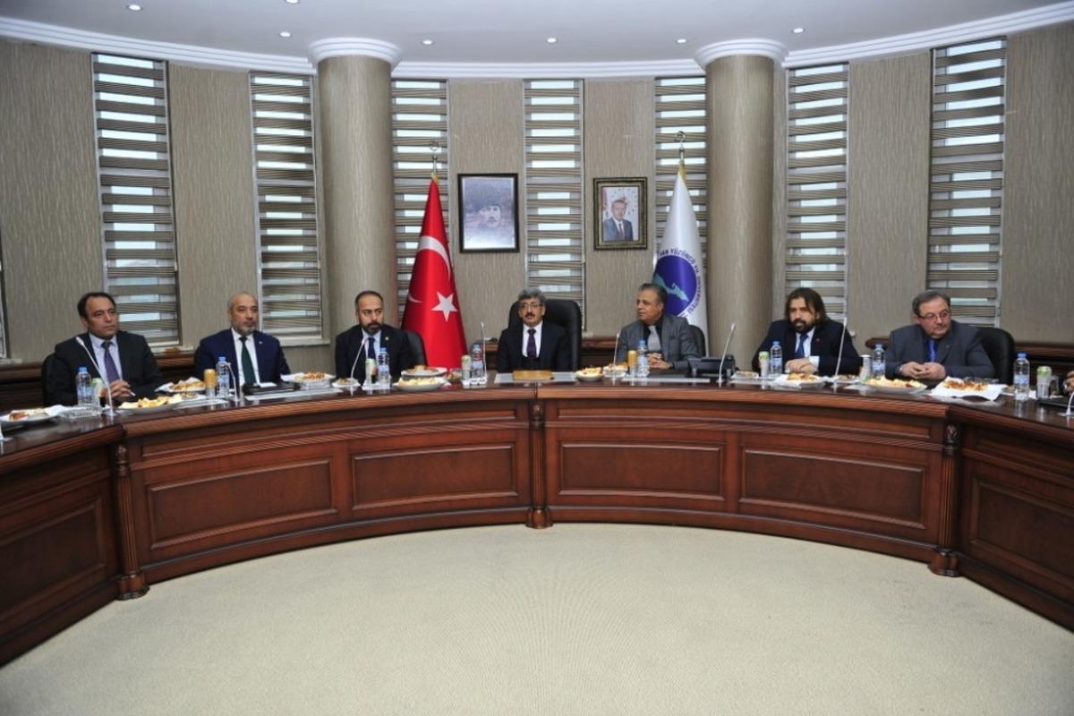 Vali Bilmez ve Uluslararası &Uuml;niversiteler Konseyi YY&Uuml;&rsquo;de toplantı yaptı